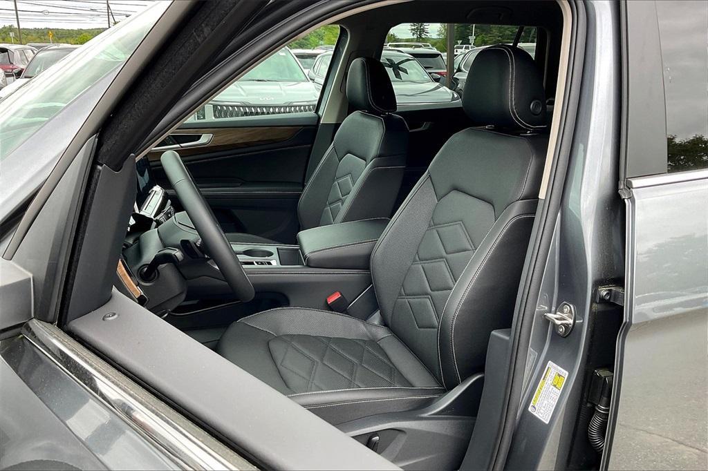 new 2025 Volkswagen Atlas car, priced at $40,969