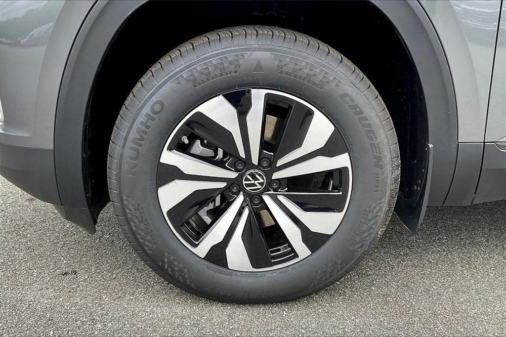 new 2025 Volkswagen Atlas car, priced at $40,969