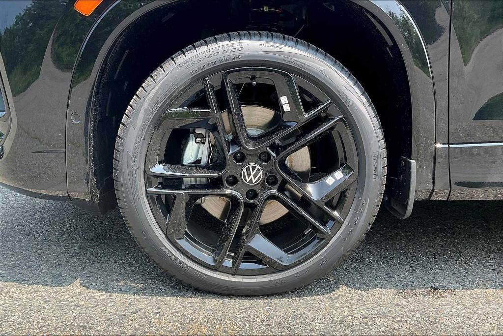 new 2025 Volkswagen Tiguan car, priced at $39,718