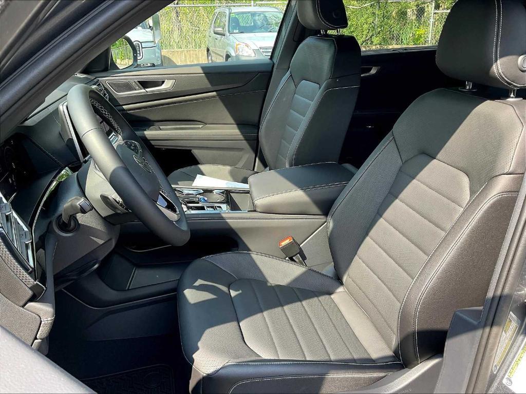 new 2025 Volkswagen Atlas Cross Sport car, priced at $47,621