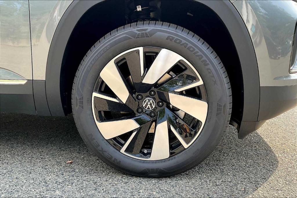 new 2025 Volkswagen Atlas Cross Sport car, priced at $49,371