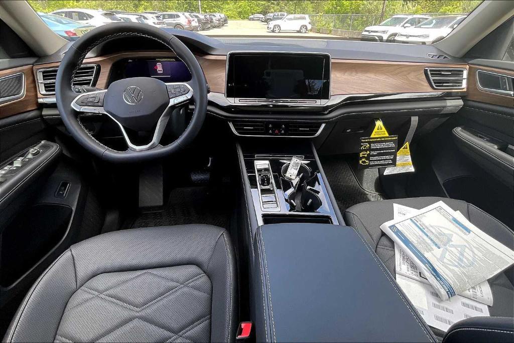 new 2025 Volkswagen Atlas car, priced at $41,284