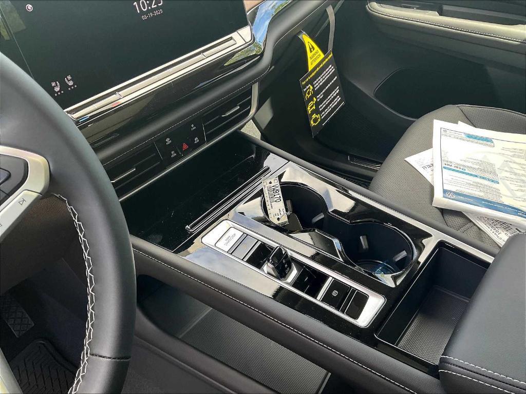 new 2025 Volkswagen Atlas car, priced at $41,284