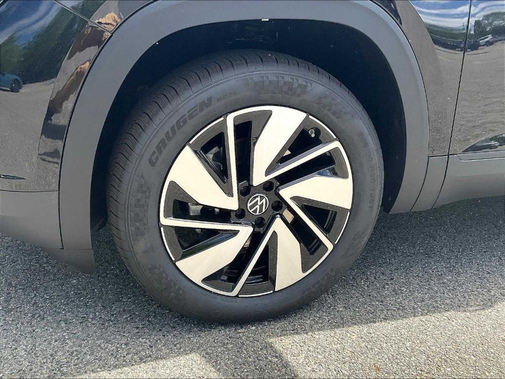 new 2025 Volkswagen Atlas car, priced at $41,284