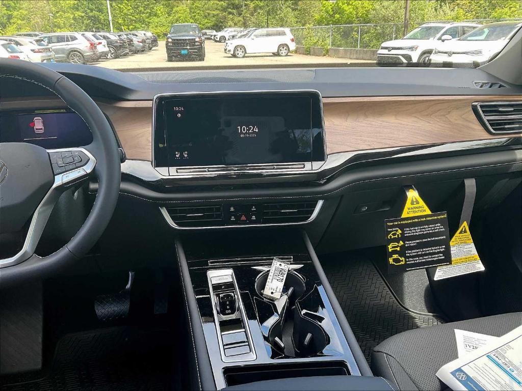 new 2025 Volkswagen Atlas car, priced at $41,284