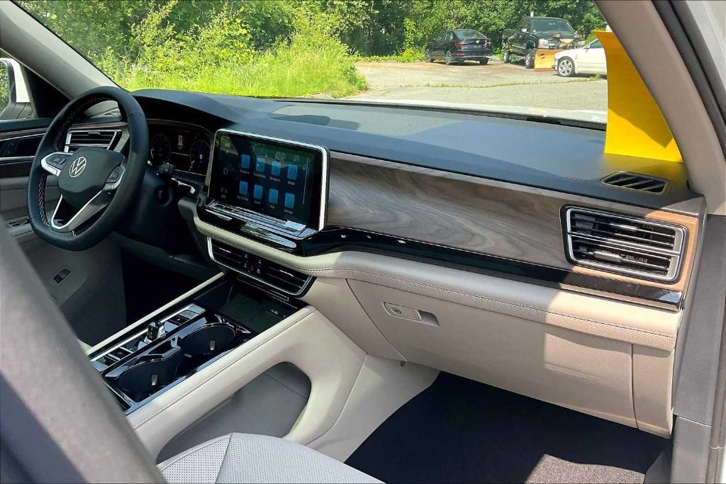 new 2025 Volkswagen Atlas car, priced at $45,365