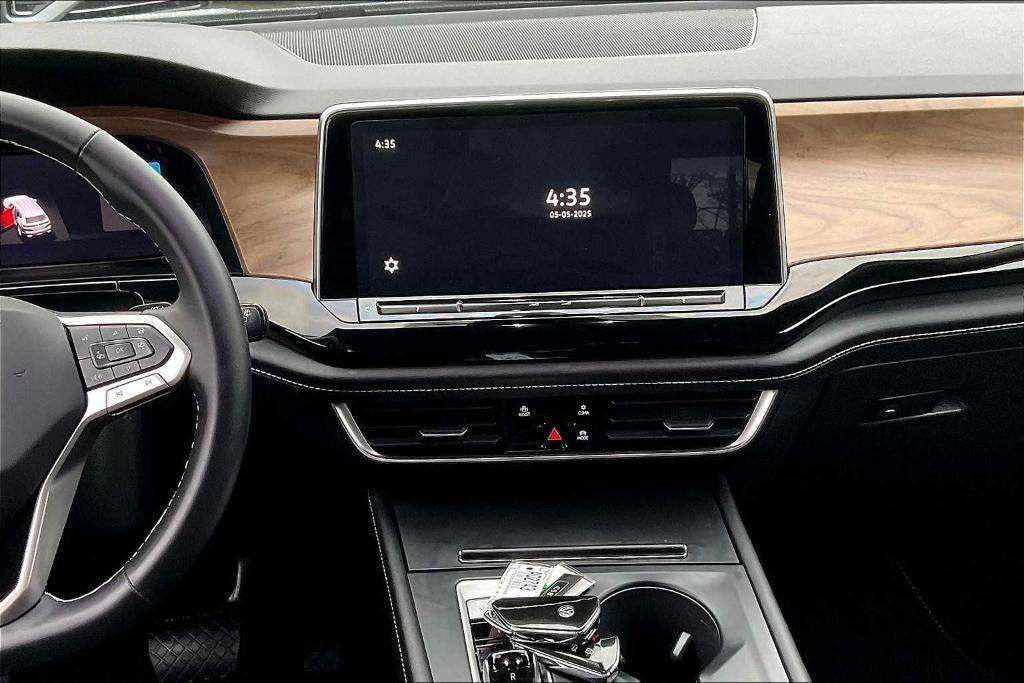 used 2024 Volkswagen Atlas car, priced at $35,900