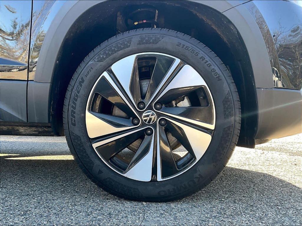 used 2025 Volkswagen Taos car, priced at $27,900