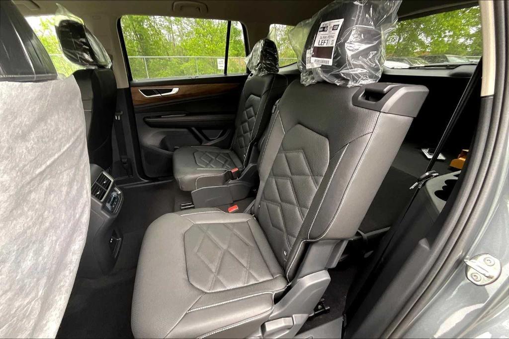 new 2025 Volkswagen Atlas car, priced at $42,346