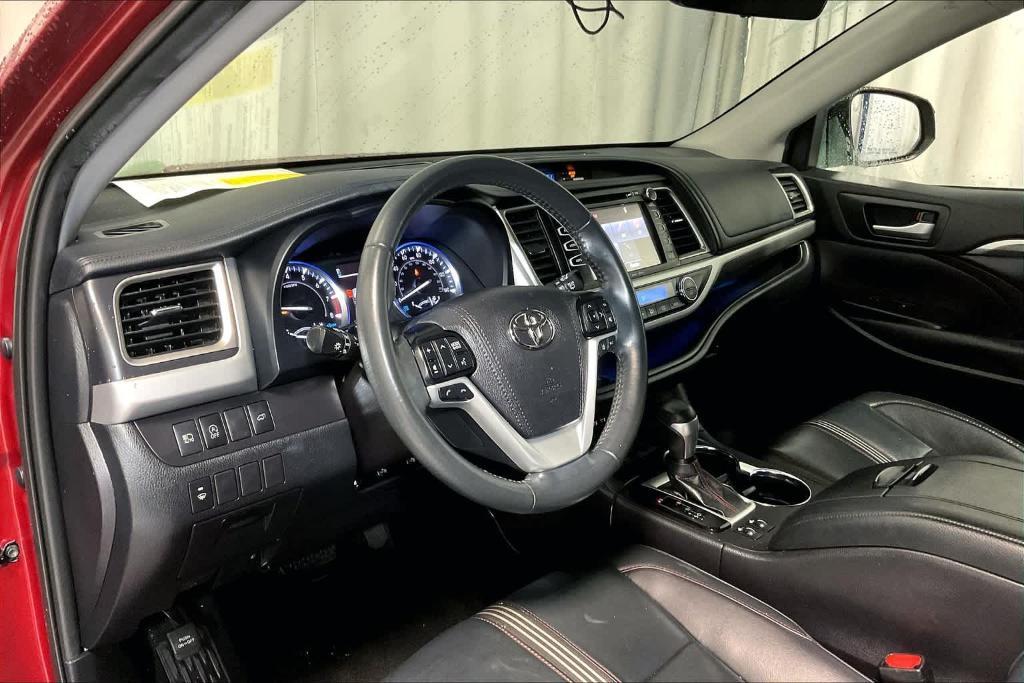 used 2019 Toyota Highlander car, priced at $33,900