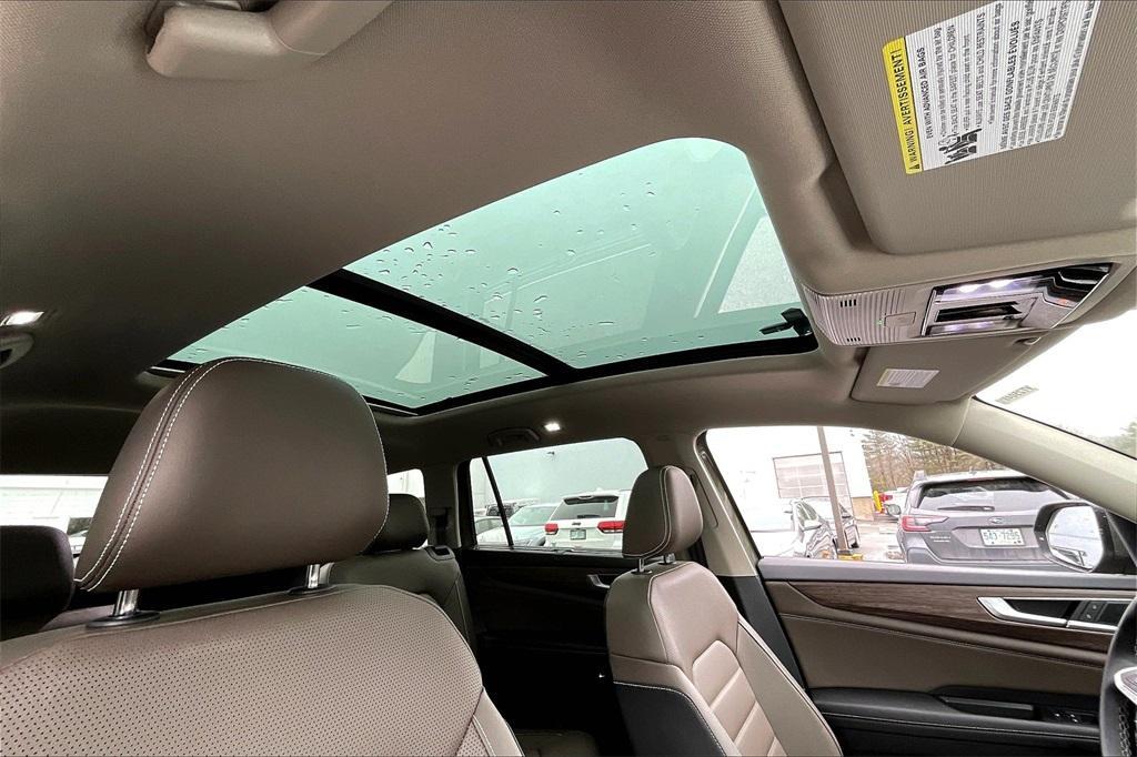new 2025 Volkswagen Atlas car, priced at $48,826