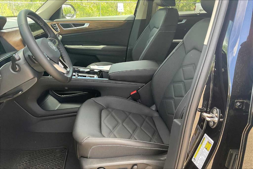 new 2025 Volkswagen Atlas car, priced at $46,053