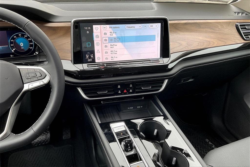 new 2025 Volkswagen Atlas car, priced at $44,422
