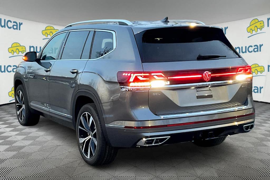 new 2025 Volkswagen Atlas car, priced at $51,714