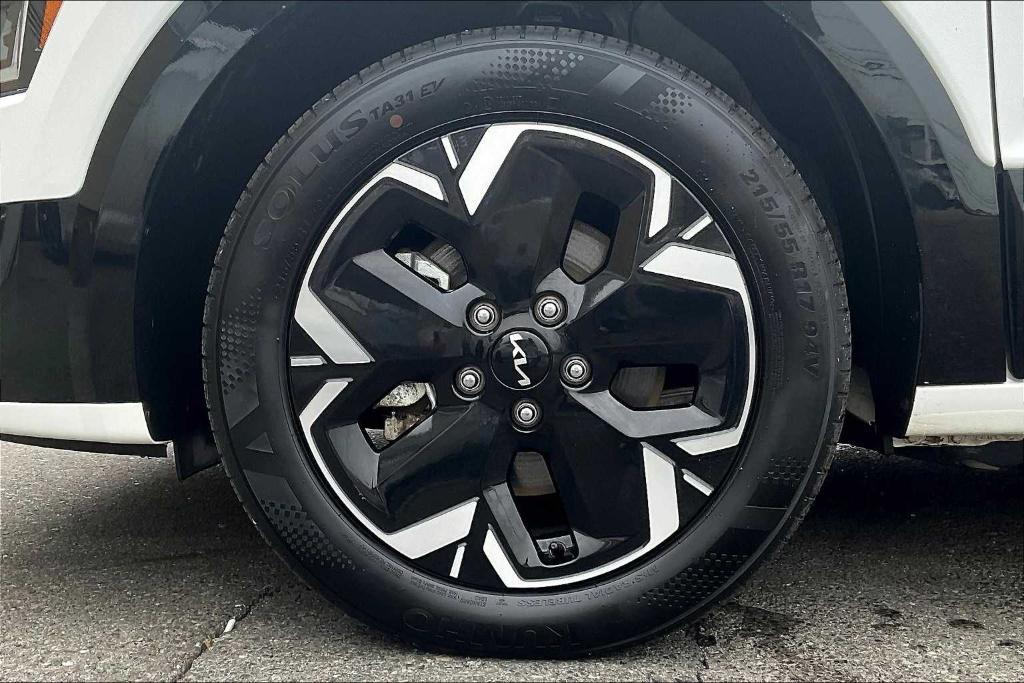 used 2024 Kia Niro EV car, priced at $22,900