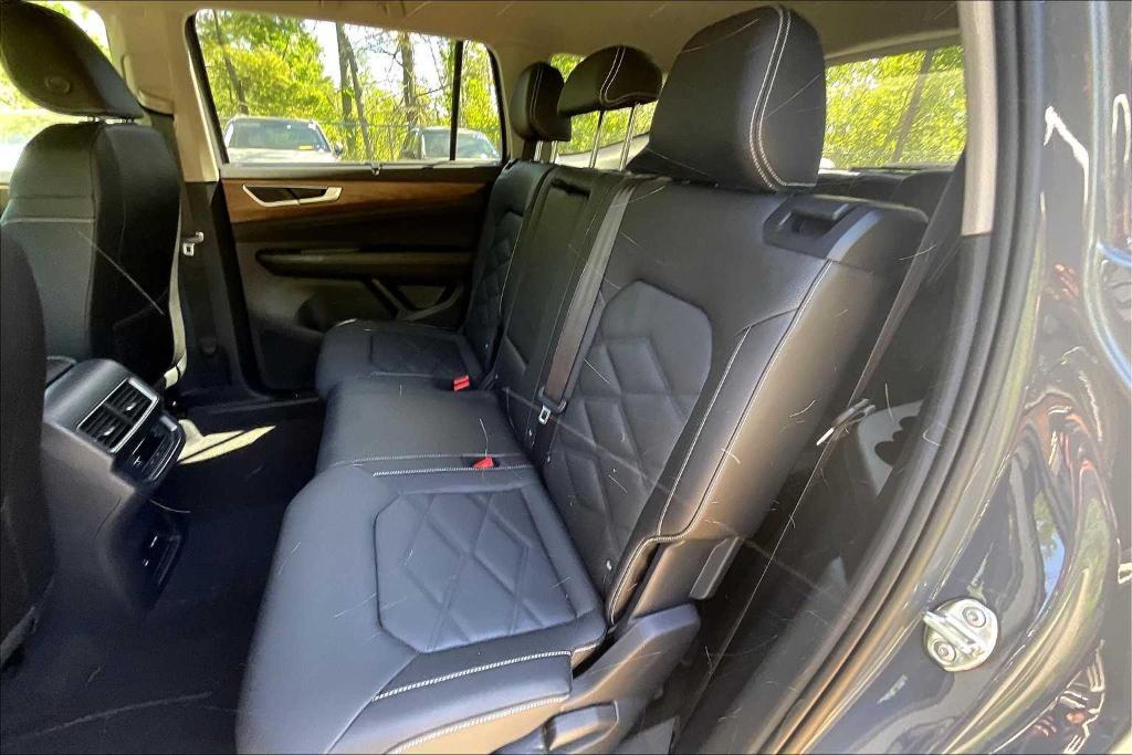new 2025 Volkswagen Atlas car, priced at $41,321
