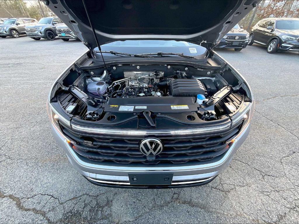 new 2025 Volkswagen Atlas car, priced at $50,468