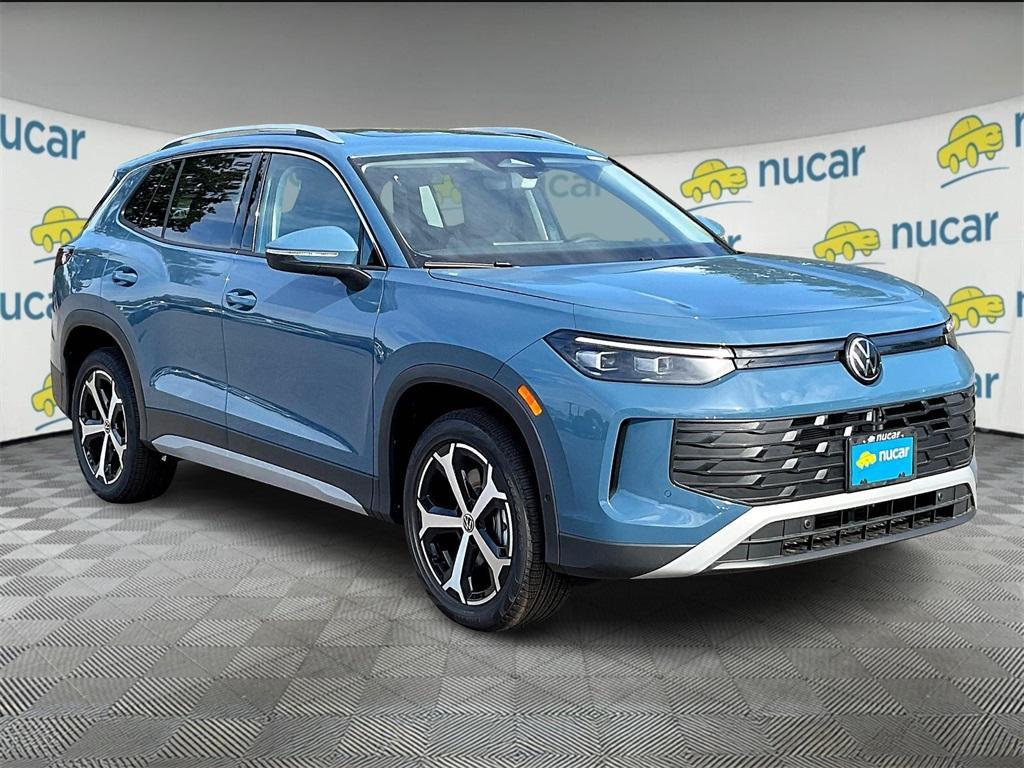 new 2025 Volkswagen Tiguan car, priced at $35,812
