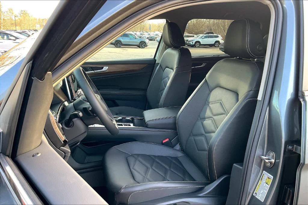 new 2025 Volkswagen Atlas car, priced at $47,150