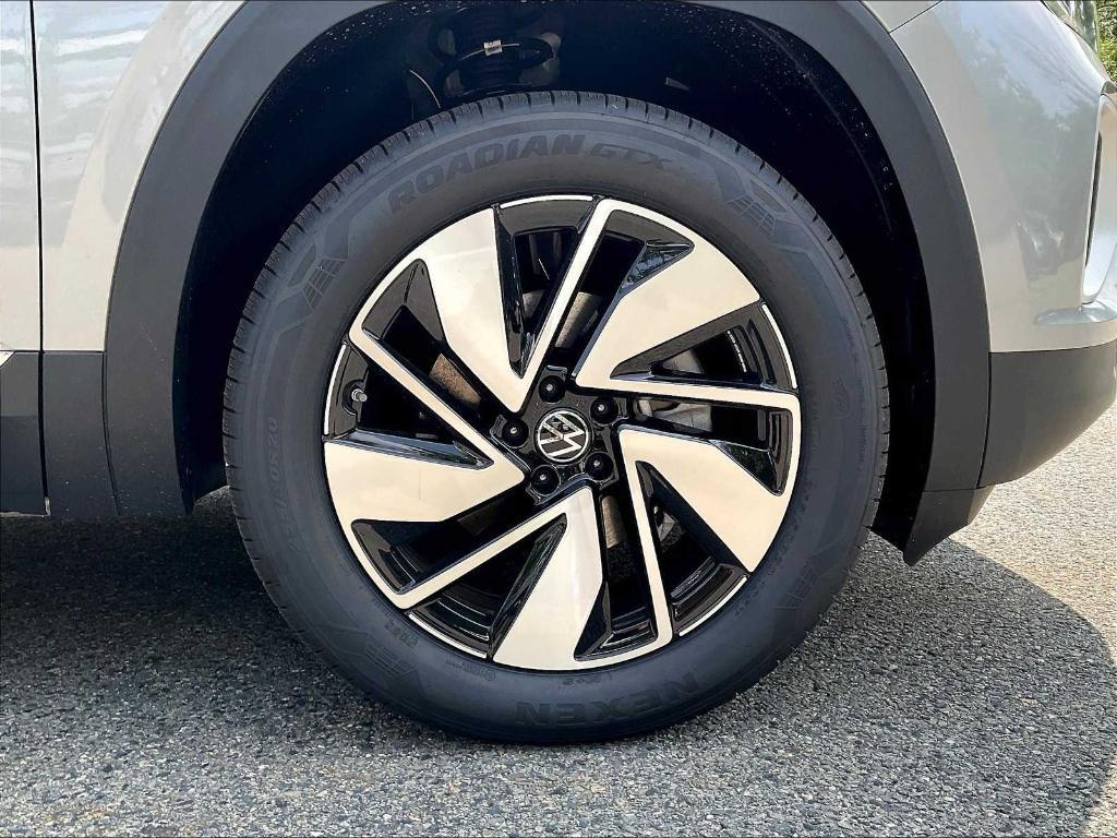 new 2025 Volkswagen Atlas car, priced at $44,910