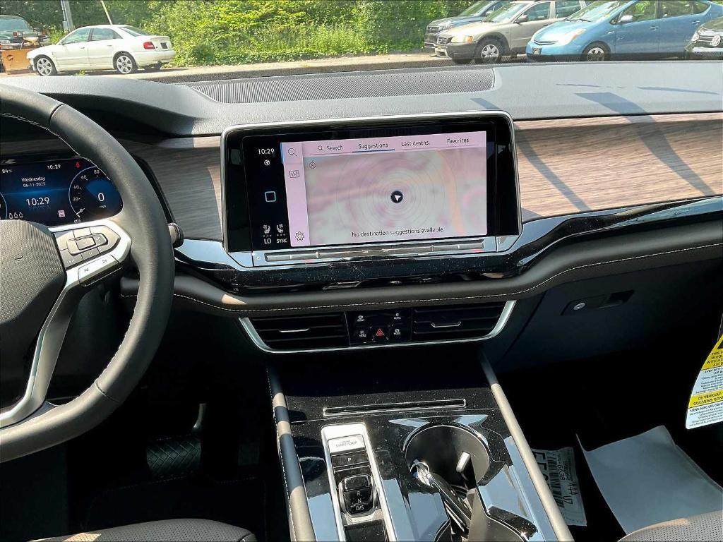 new 2025 Volkswagen Atlas car, priced at $44,910