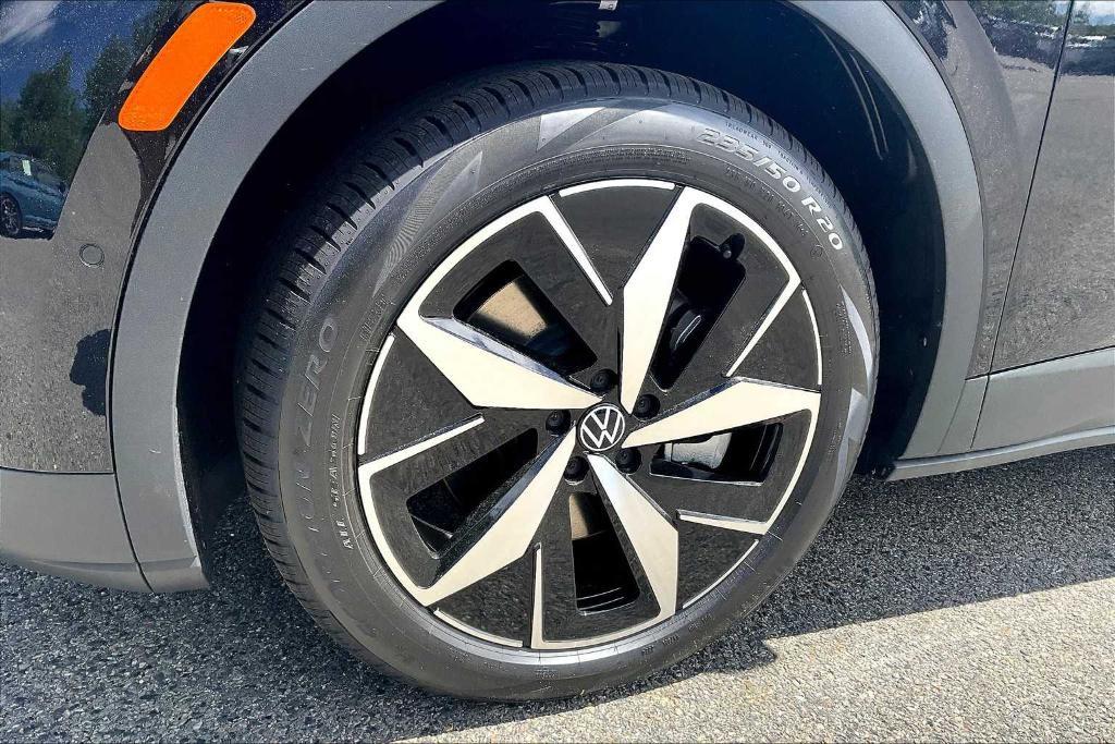 new 2025 Volkswagen ID.4 car, priced at $51,371