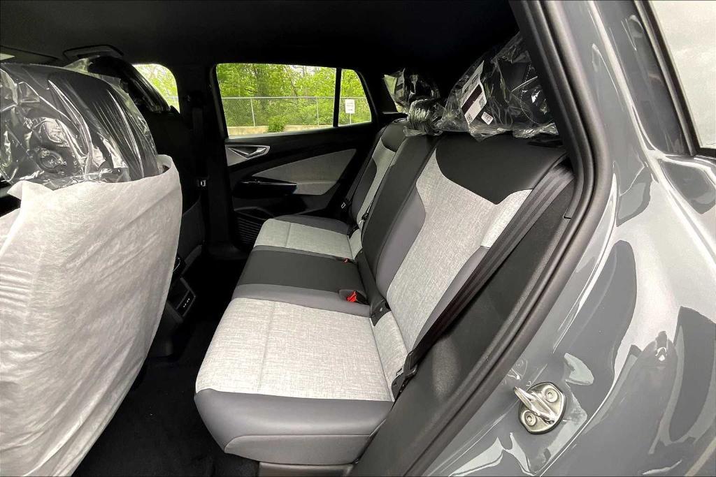new 2025 Volkswagen ID.4 car, priced at $42,371