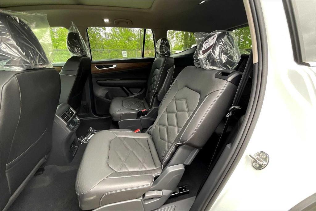 new 2025 Volkswagen Atlas car, priced at $45,328
