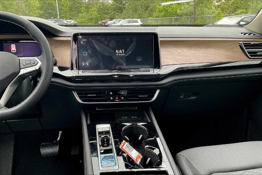 new 2025 Volkswagen Atlas car, priced at $45,328