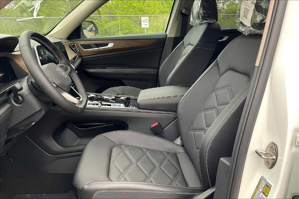 new 2025 Volkswagen Atlas car, priced at $45,328