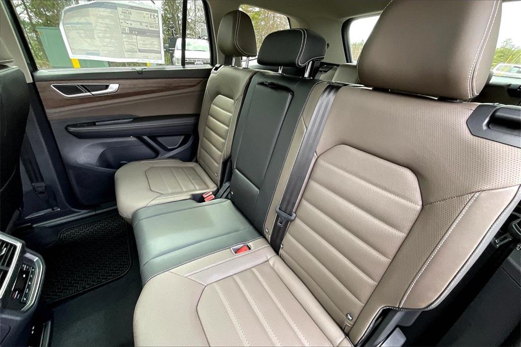 new 2025 Volkswagen Atlas car, priced at $48,131