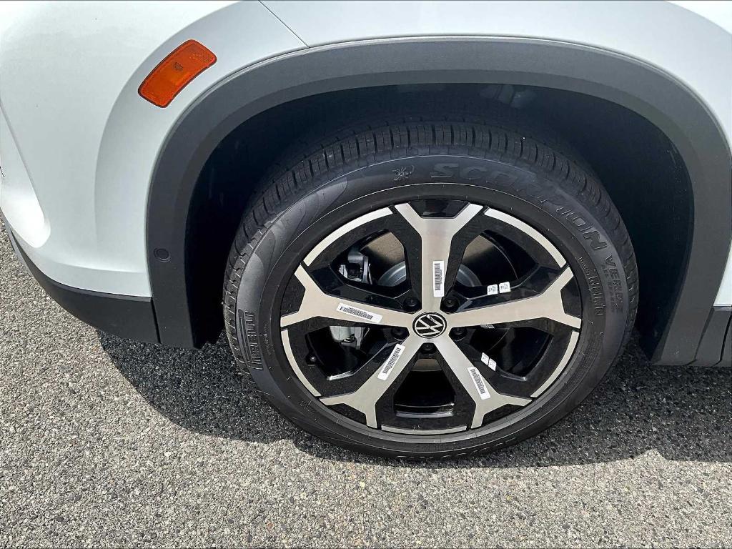 new 2025 Volkswagen Tiguan car, priced at $35,240