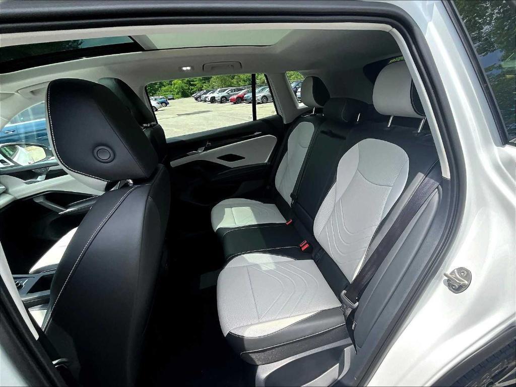 new 2025 Volkswagen Tiguan car, priced at $35,240