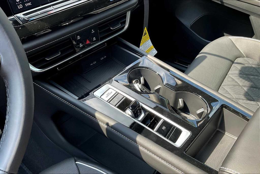 new 2025 Volkswagen Atlas car, priced at $53,687