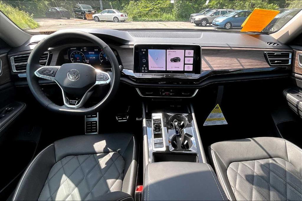 new 2025 Volkswagen Atlas car, priced at $53,687