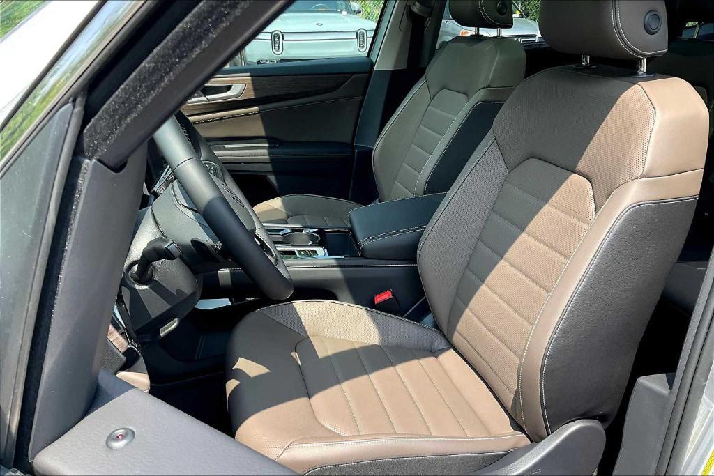 new 2025 Volkswagen Atlas car, priced at $48,238