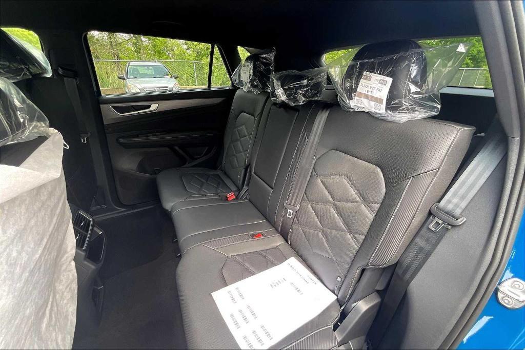 new 2025 Volkswagen Atlas Cross Sport car, priced at $43,214