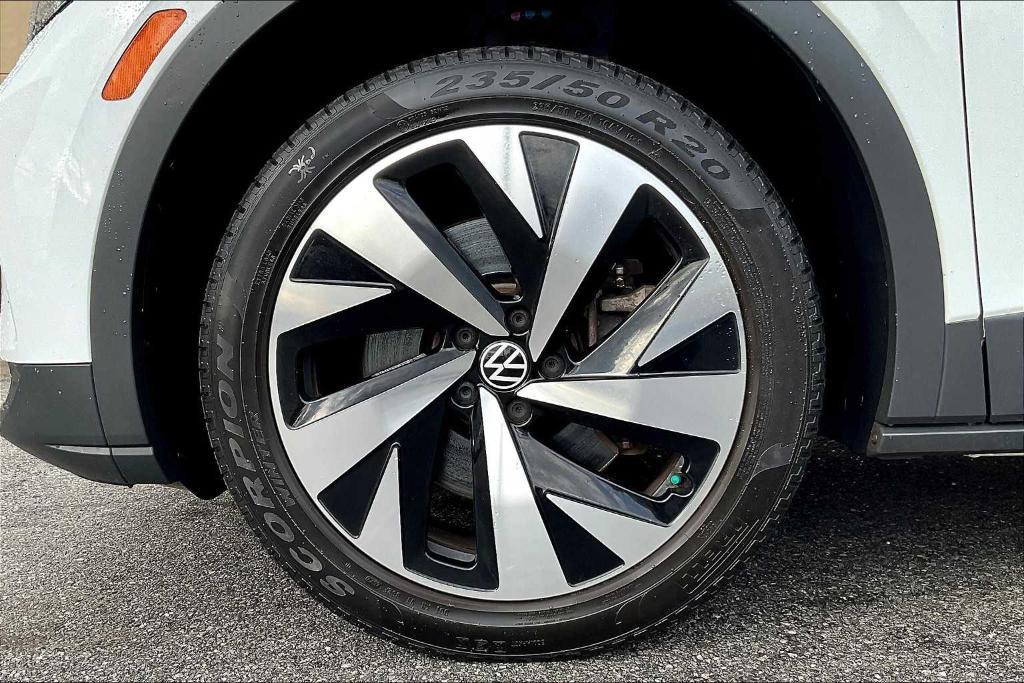 used 2022 Volkswagen ID.4 car, priced at $25,500
