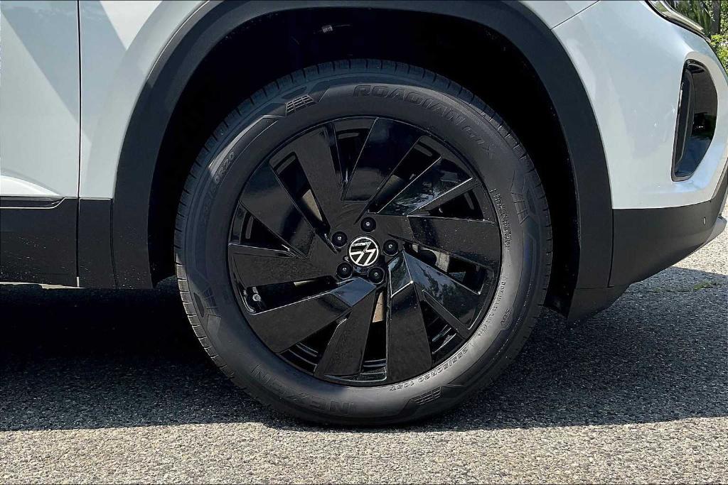 new 2025 Volkswagen Atlas Cross Sport car, priced at $44,758