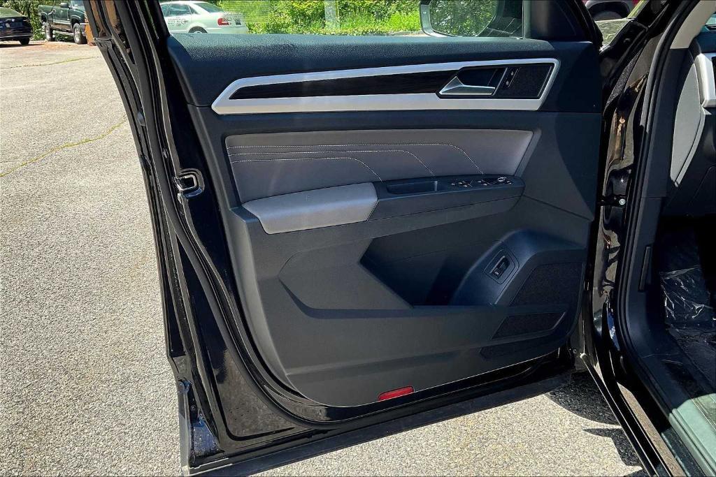 used 2023 Volkswagen Atlas car, priced at $29,300