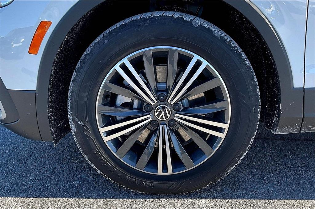 new 2024 Volkswagen Tiguan car, priced at $30,611