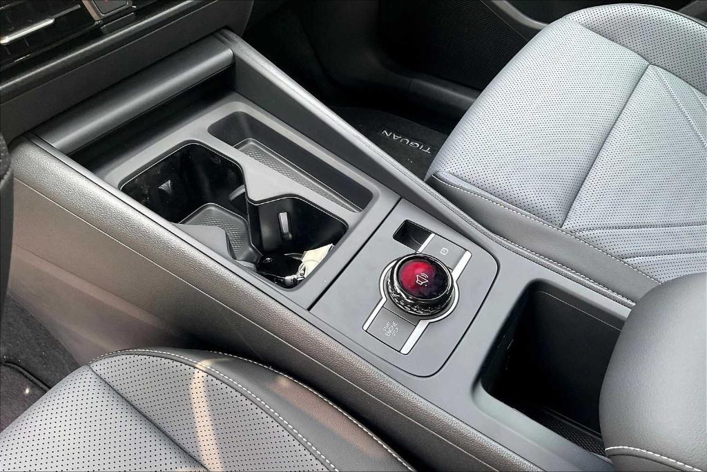 new 2025 Volkswagen Tiguan car, priced at $38,786