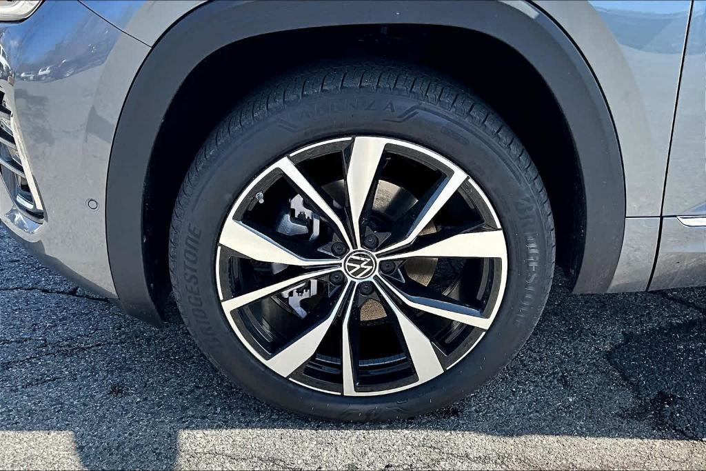 new 2025 Volkswagen Atlas Cross Sport car, priced at $51,338