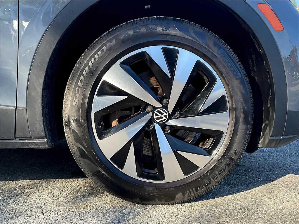 used 2023 Volkswagen ID.4 car, priced at $24,450
