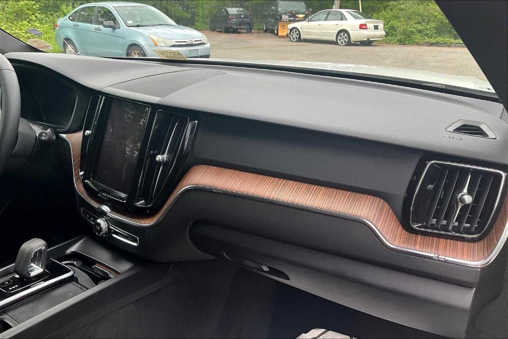 used 2022 Volvo XC60 car, priced at $34,100