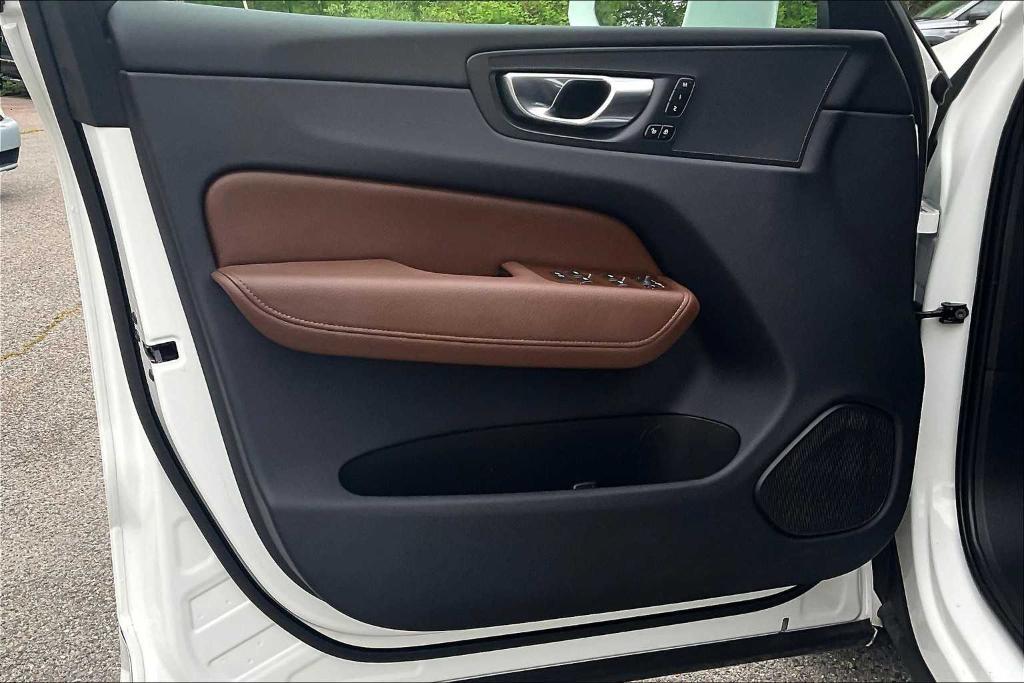 used 2022 Volvo XC60 car, priced at $34,100