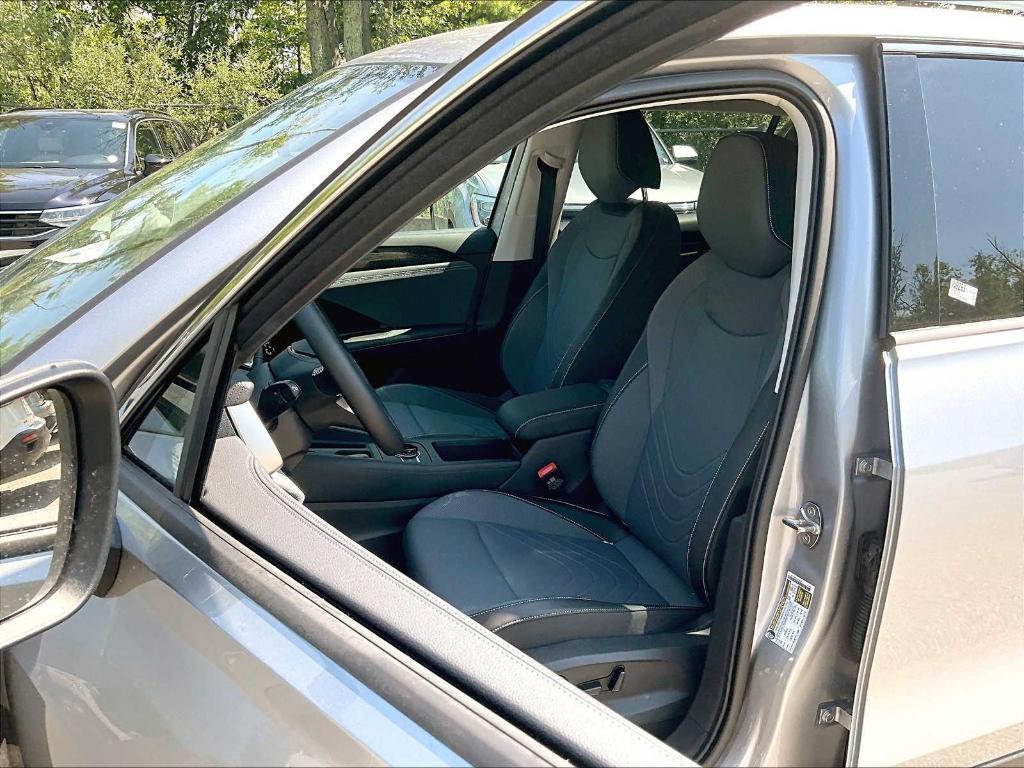 new 2025 Volkswagen Tiguan car, priced at $33,157