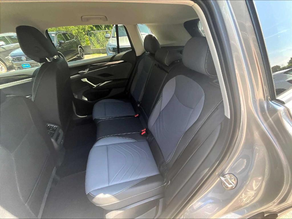 new 2025 Volkswagen Tiguan car, priced at $33,157