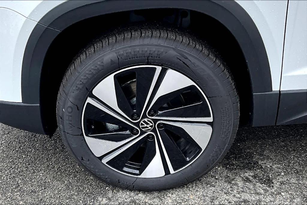 new 2025 Volkswagen Taos car, priced at $31,421