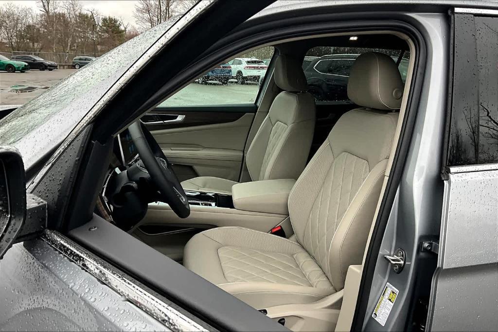 new 2025 Volkswagen Atlas car, priced at $50,605